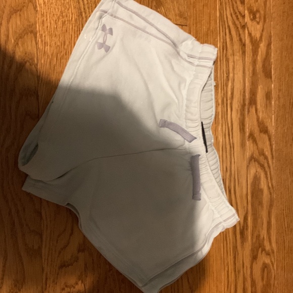 2 shorts good condition - Picture 3 of 4